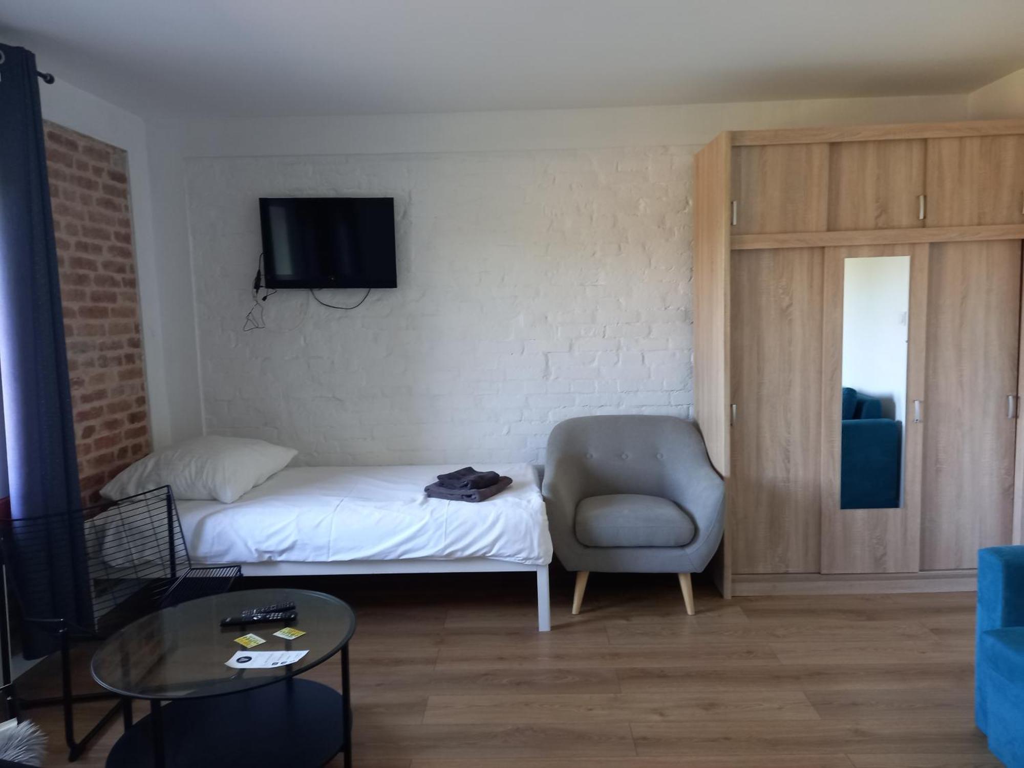 Leon'S Rooms Żary Exteriör bild