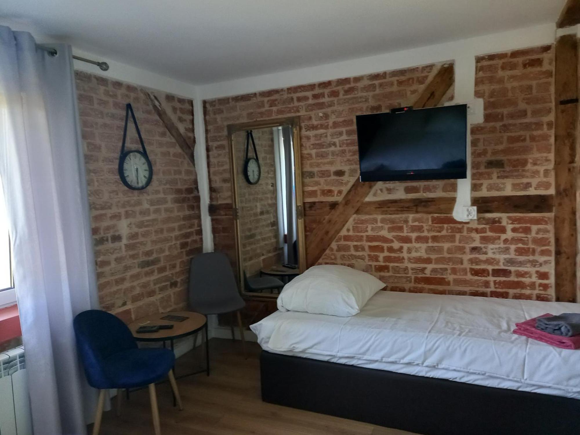Leon'S Rooms Żary Exteriör bild