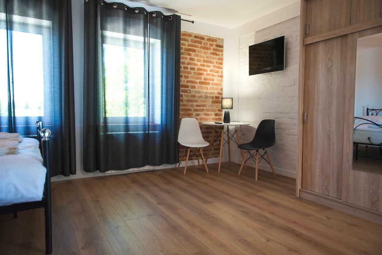 Leon'S Rooms Żary Exteriör bild