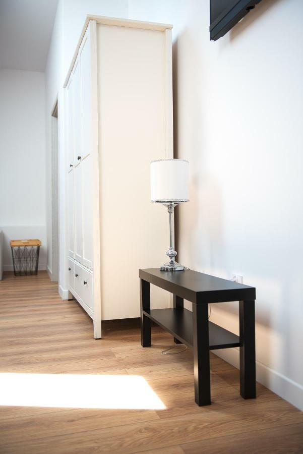 Leon'S Rooms Żary Exteriör bild