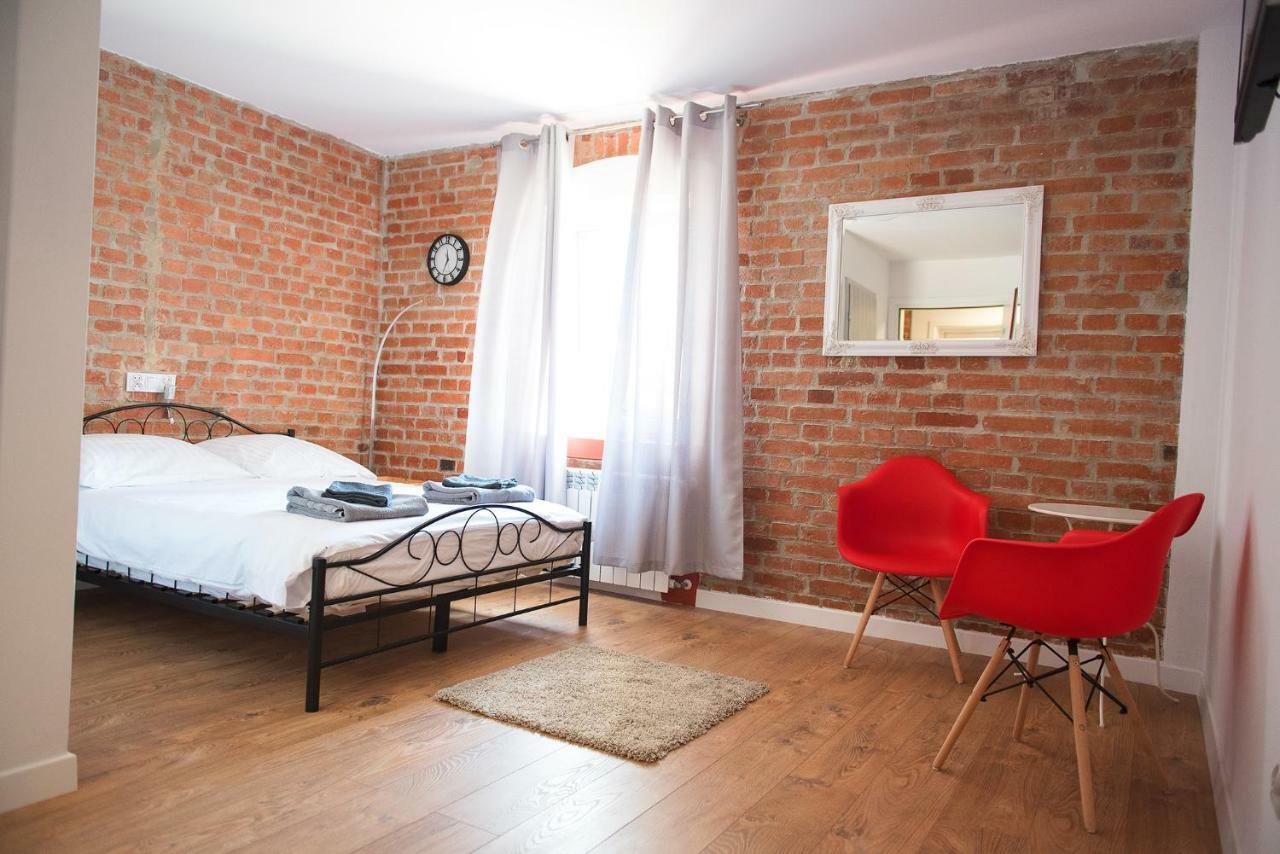 Leon'S Rooms Żary Exteriör bild